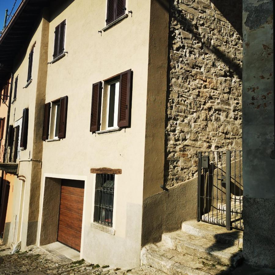 Casa Alla Fontana Faggeto Lario Bagian luar foto