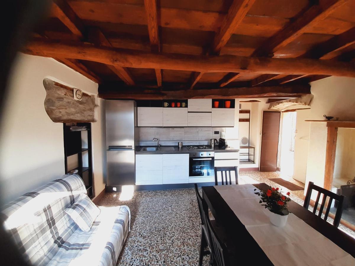 Casa Alla Fontana Faggeto Lario Bagian luar foto